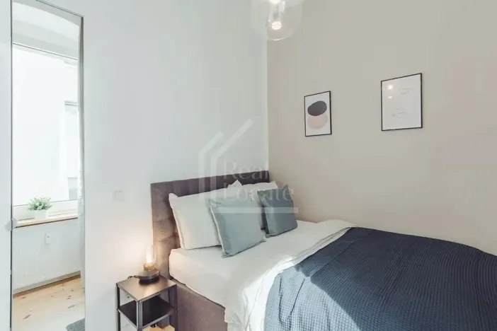 Pronájem bytu 2+kk, Praha, Pernerova, 59 m2