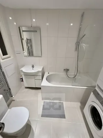 Pronájem bytu 1+1, Praha - Vinohrady, Kouřimská, 31 m2