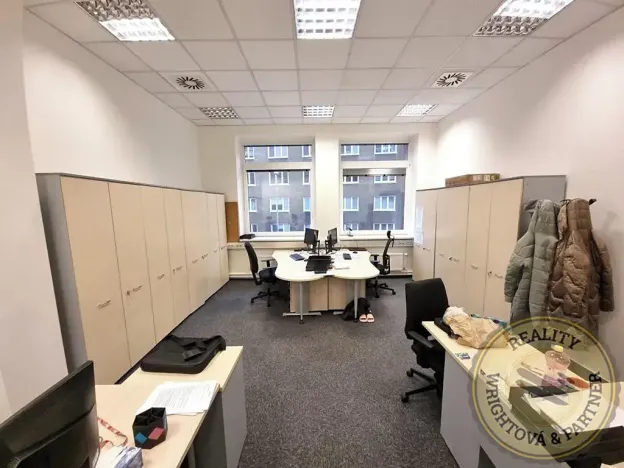 Pronájem kanceláře, Praha - Libeň, 714 m2