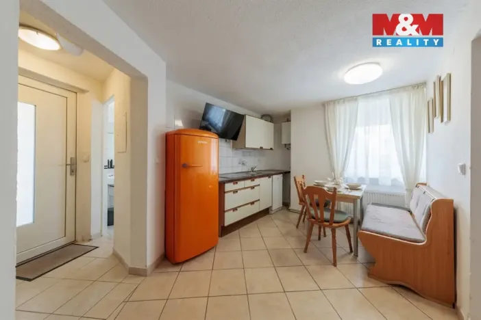 Prodej bytu 1+1, Karlovy Vary - Dvory, Chebská, 53 m2