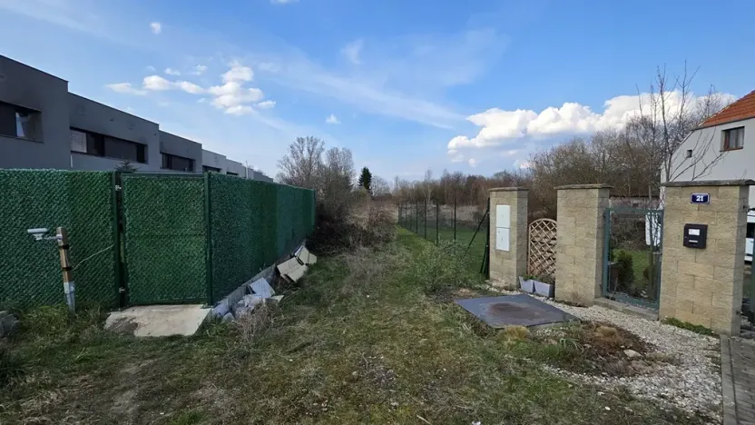 Dražba pozemku pro bydlení, Praha - Ďáblice, Červenomlýnská, 3900 m2