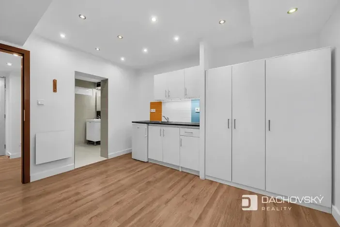 Prodej kanceláře, Pardubice, Josefa Ressla, 22 m2