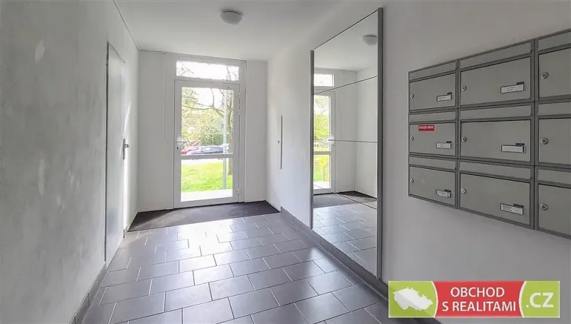 Prodej bytu 2+kk, Praha, Novodvorská, 41 m2