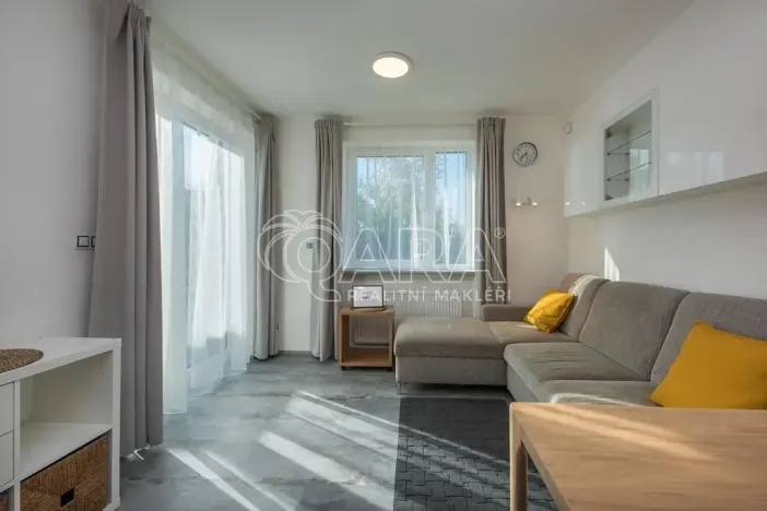 Pronájem bytu 1+kk, Praha - Chodov, Švabinského, 25 m2