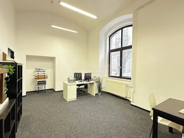 Pronájem obchodního prostoru, Praha - Karlín, Thámova, 36 m2