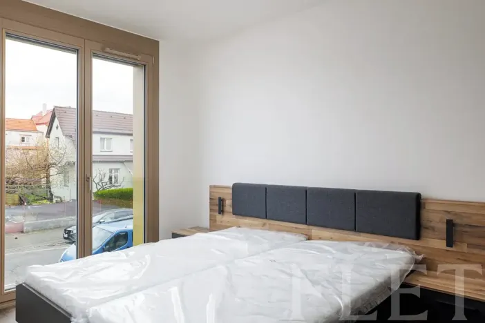 Pronájem bytu 2+kk, Praha - Žižkov, V domově, 48 m2