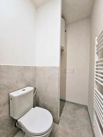 Pronájem bytu 1+kk, Praha - Holešovice, Na Maninách, 31 m2