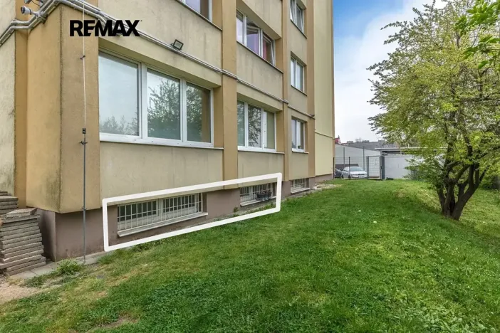 Prodej kanceláře, Praha - Střížkov, Děčínská, 45 m2