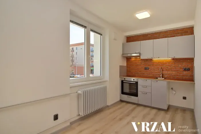 Pronájem bytu 2+kk, Plzeň, Francouzská třída, 33 m2