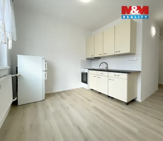 Pronájem bytu 1+1, Sokolov, Křížová, 40 m2