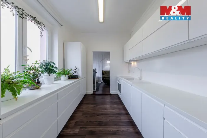 Prodej bytu 3+1, Karlovy Vary - Stará Role, Závodu míru, 73 m2