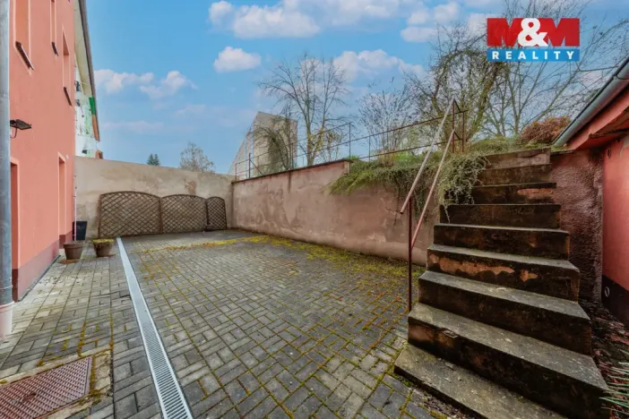 Prodej bytu 3+1, Karlovy Vary - Stará Role, Závodu míru, 73 m2