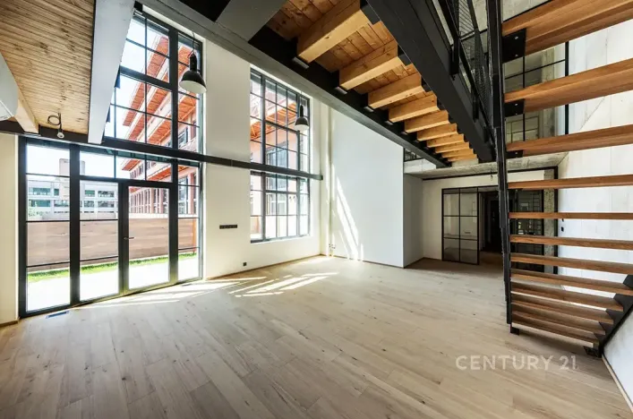 Prodej atypického bytu, Praha - Vysočany, Kolbenova, 181 m2