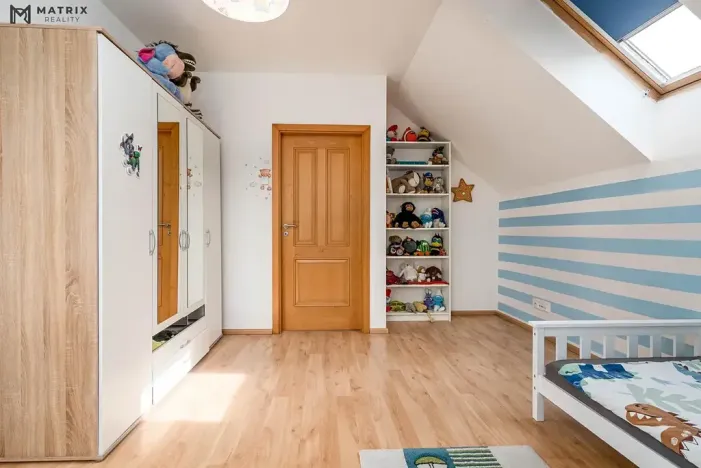 Prodej rodinného domu, Praha - Písnice, V zákopech, 294 m2