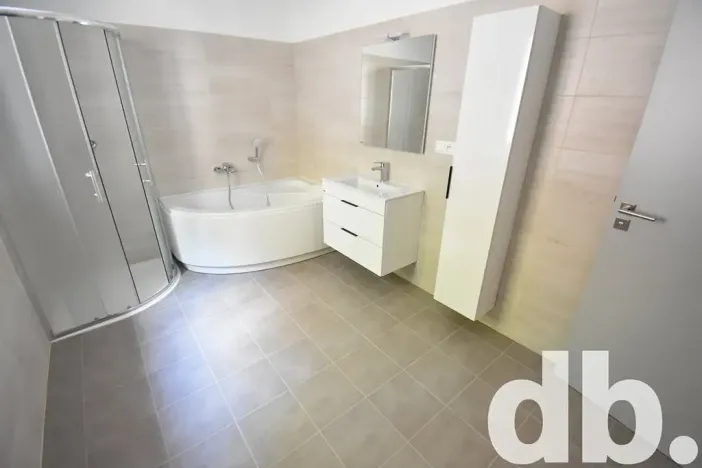 Pronájem bytu 3+kk, Karlovy Vary, Táborská, 80 m2