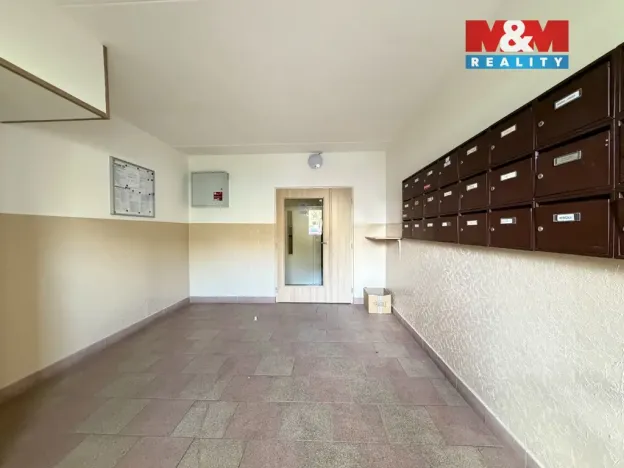 Prodej bytu 2+1, Chomutov, Pod Břízami, 52 m2