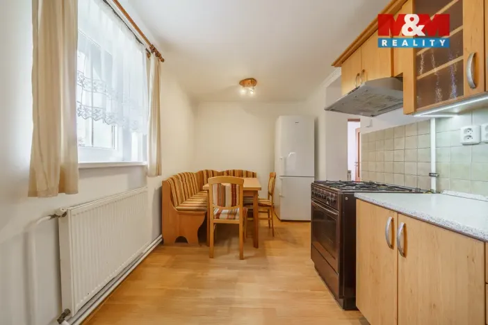 Prodej bytu 3+1, Karlovy Vary - Stará Role, Nádražní, 65 m2