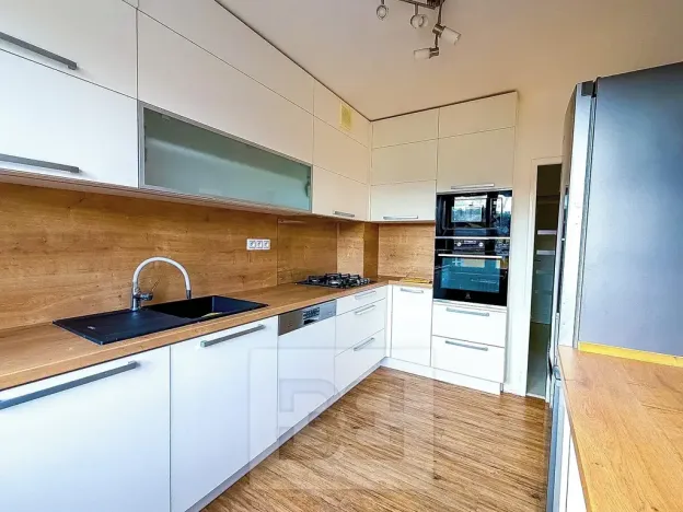 Pronájem bytu 3+1, Praha - Michle, Jivenská, 77 m2