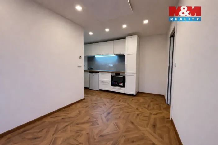 Pronájem bytu 2+kk, Trutnov - Horní Předměstí, Žižkova, 35 m2