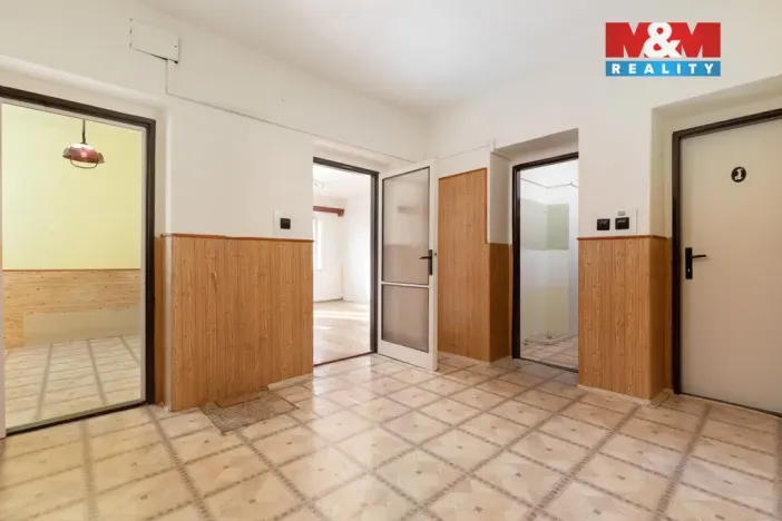 Prodej atypického bytu, Krnov - Pod Bezručovým vrchem, Bezručova, 73 m2