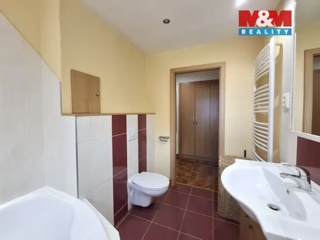 Pronájem bytu 2+1, Ostrov, Jungmannova, 58 m2