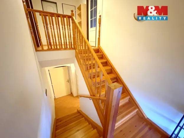 Prodej restaurace, Velké Žernoseky, 438 m2