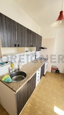 Pronájem bytu 2+1, Pardubice, Benešovo náměstí, 20 m2