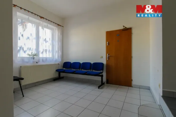 Pronájem kanceláře, Jeseník, nám. Svobody, 63 m2