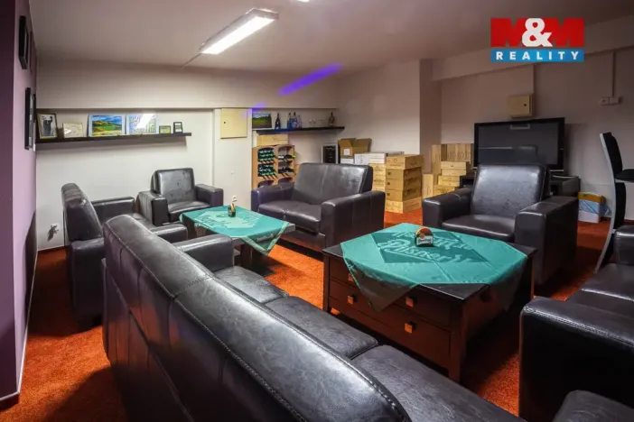 Pronájem obchodního prostoru, Pardubice - Bílé Předměstí, Dašická, 1230 m2