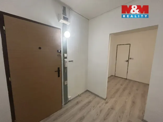 Pronájem bytu 1+kk, Ústí nad Labem - Krásné Březno, Žežická, 35 m2