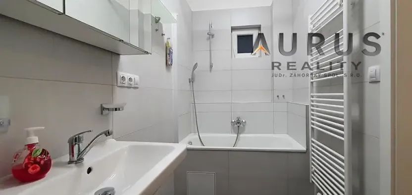 Pronájem bytu 3+kk, Praha - Nusle, Mojmírova, 74 m2