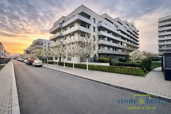 Pronájem bytu 1+kk, Praha - Strašnice, Zvěřinova, 38 m2