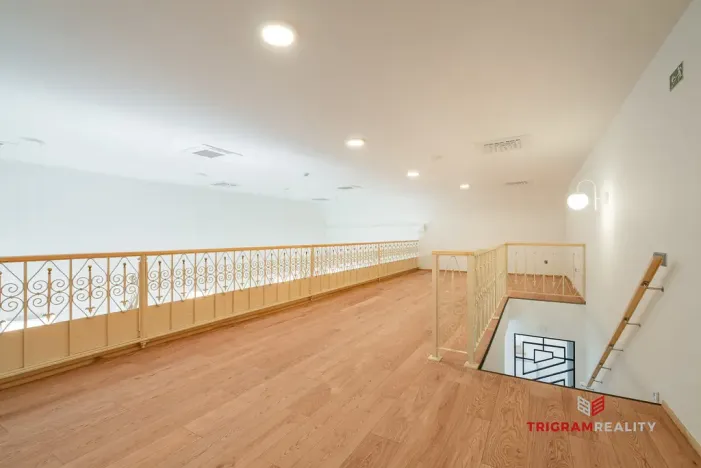 Pronájem restaurace, Hradec Králové - Plotiště nad Labem, Petra Jilemnického, 244 m2