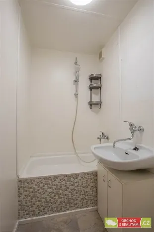 Pronájem bytu 1+kk, Praha, Bachova, 35 m2