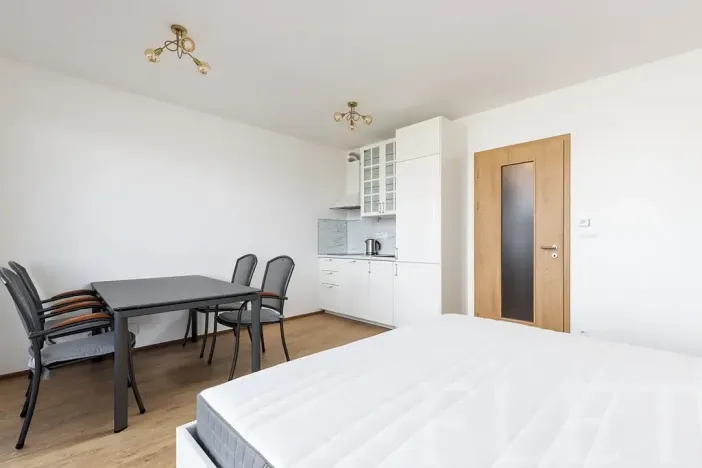 Pronájem bytu 1+kk, Praha - Stodůlky, Toufarova, 33 m2