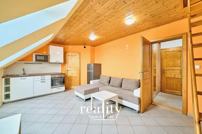 Pronájem bytu 1+kk, Znojmo, Mašovická, 24 m2