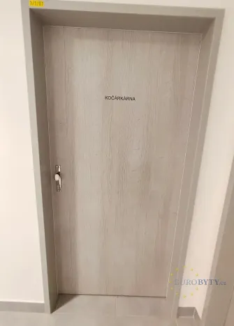 Pronájem bytu 1+kk, Praha - Vysočany, Kabešova, 41 m2