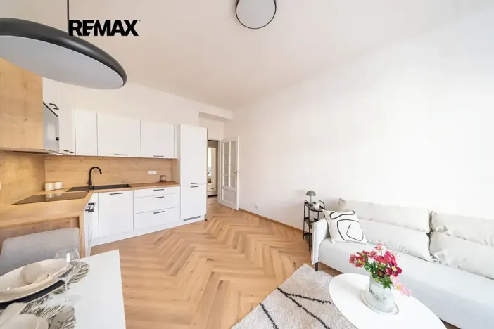 Pronájem bytu 2+kk, Praha - Nusle, Jaromírova, 46 m2