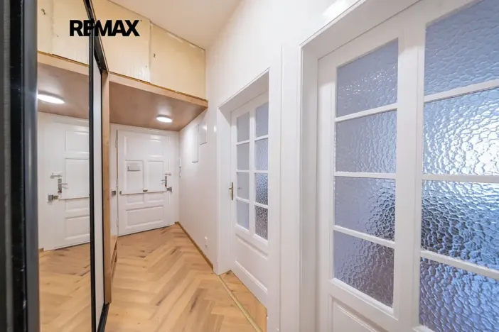 Pronájem bytu 2+kk, Praha - Nusle, Jaromírova, 46 m2