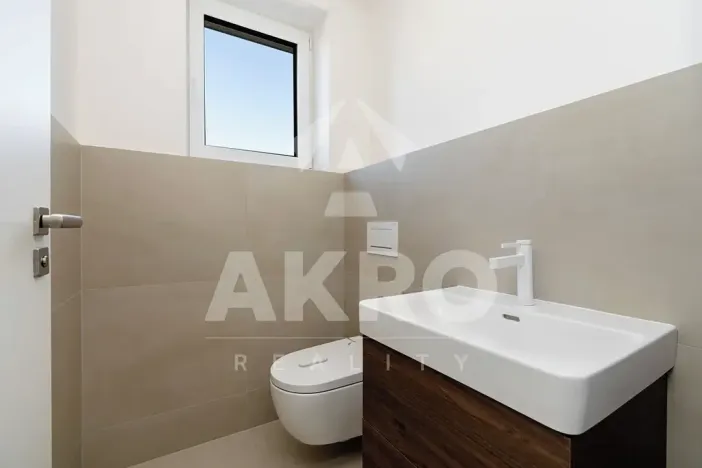 Prodej bytu 4+kk, Praha - Klánovice, Holekova, 158 m2