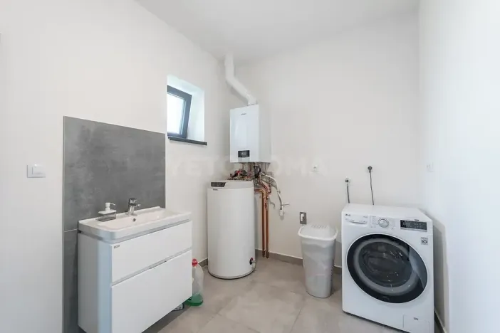 Prodej rodinného domu, Kornatice, 270 m2