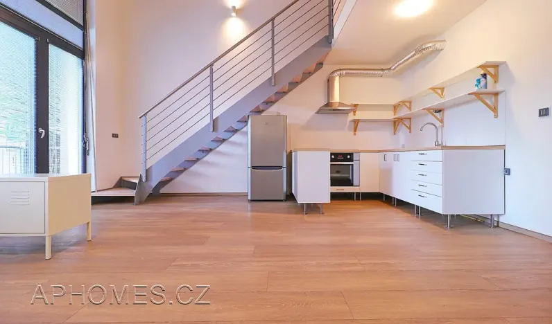 Pronájem bytu 2+kk, Praha - Libeň, U libeňského pivovaru, 56 m2