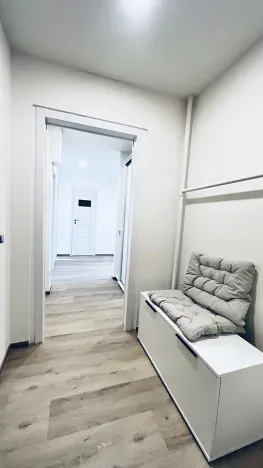 Pronájem bytu 3+1, Praha - Kobylisy, Chotovická, 84 m2