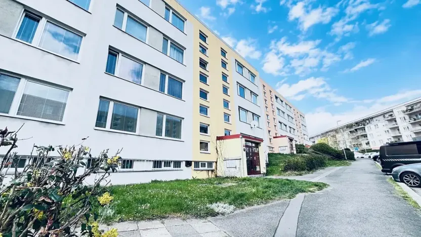 Pronájem bytu 3+1, Praha - Kobylisy, Chotovická, 84 m2