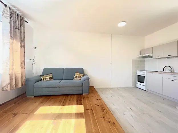 Pronájem bytu 2+kk, Liberec, Sněhurčina, 42 m2