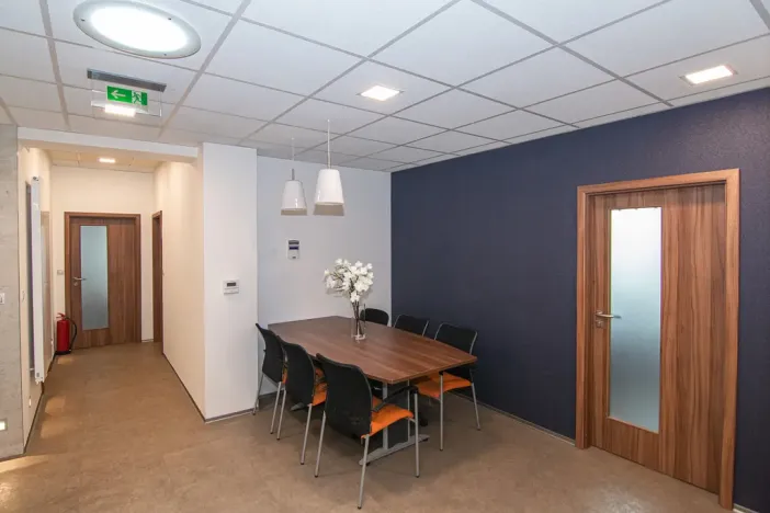 Pronájem kanceláře, Praha - Horní Počernice, Plkovská, 112 m2