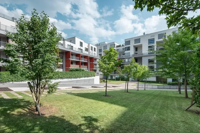 Pronájem bytu 1+kk, Praha - Vinohrady, Korunní, 47 m2