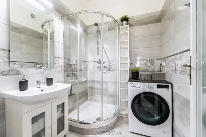 Pronájem bytu 2+kk, Brno, Burešova, 53 m2