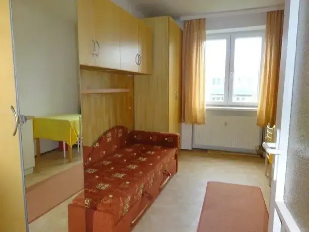 Pronájem bytu 1+kk, Praha - Vršovice, Jerevanská, 18 m2