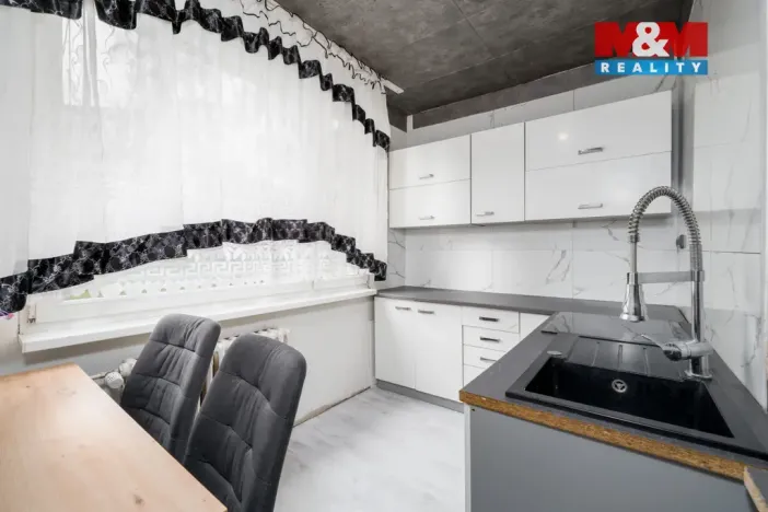 Prodej bytu 3+1, Krupka - Maršov, Karla Čapka, 80 m2